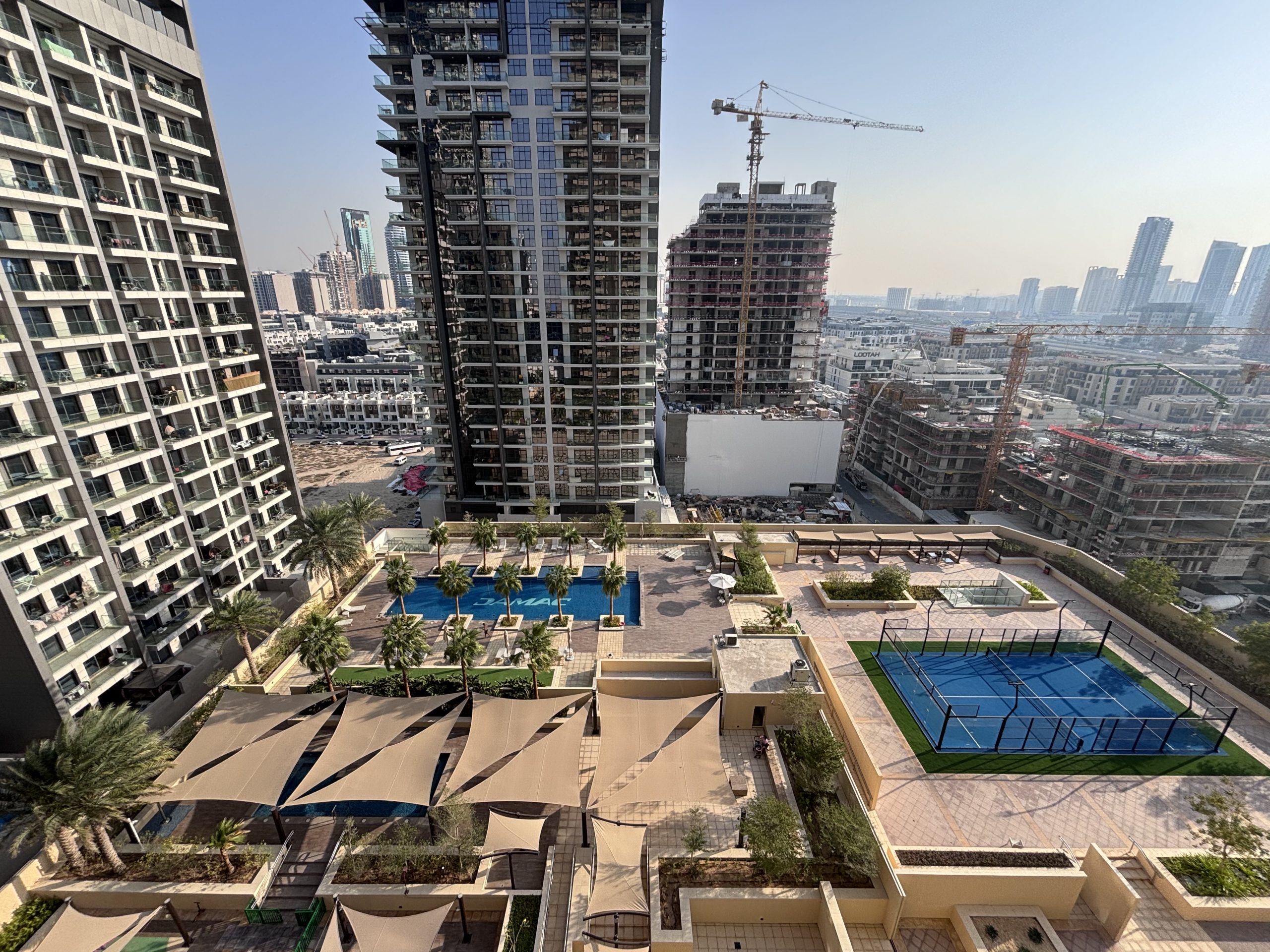 The apartment features a fully equipped kitchen with appliances