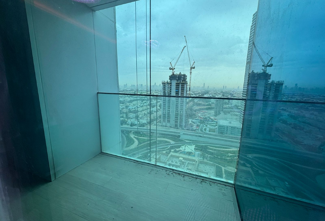 -Guest Bathroom: Conveniently located for visitors