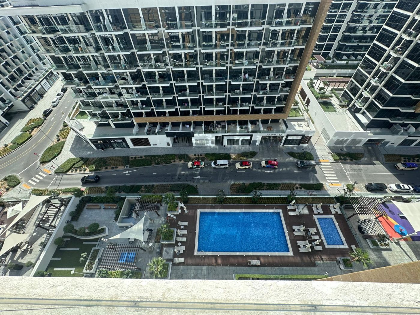 This bright 1-bedroom apartment in Azizi Riviera 39