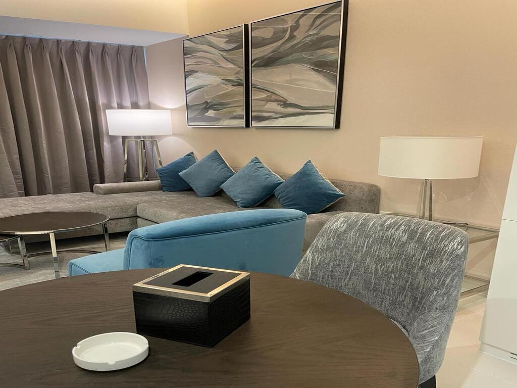 ideally located in Business Bay. The apartment offers breathtaking views of the Dubai skyline and Dubai Canal