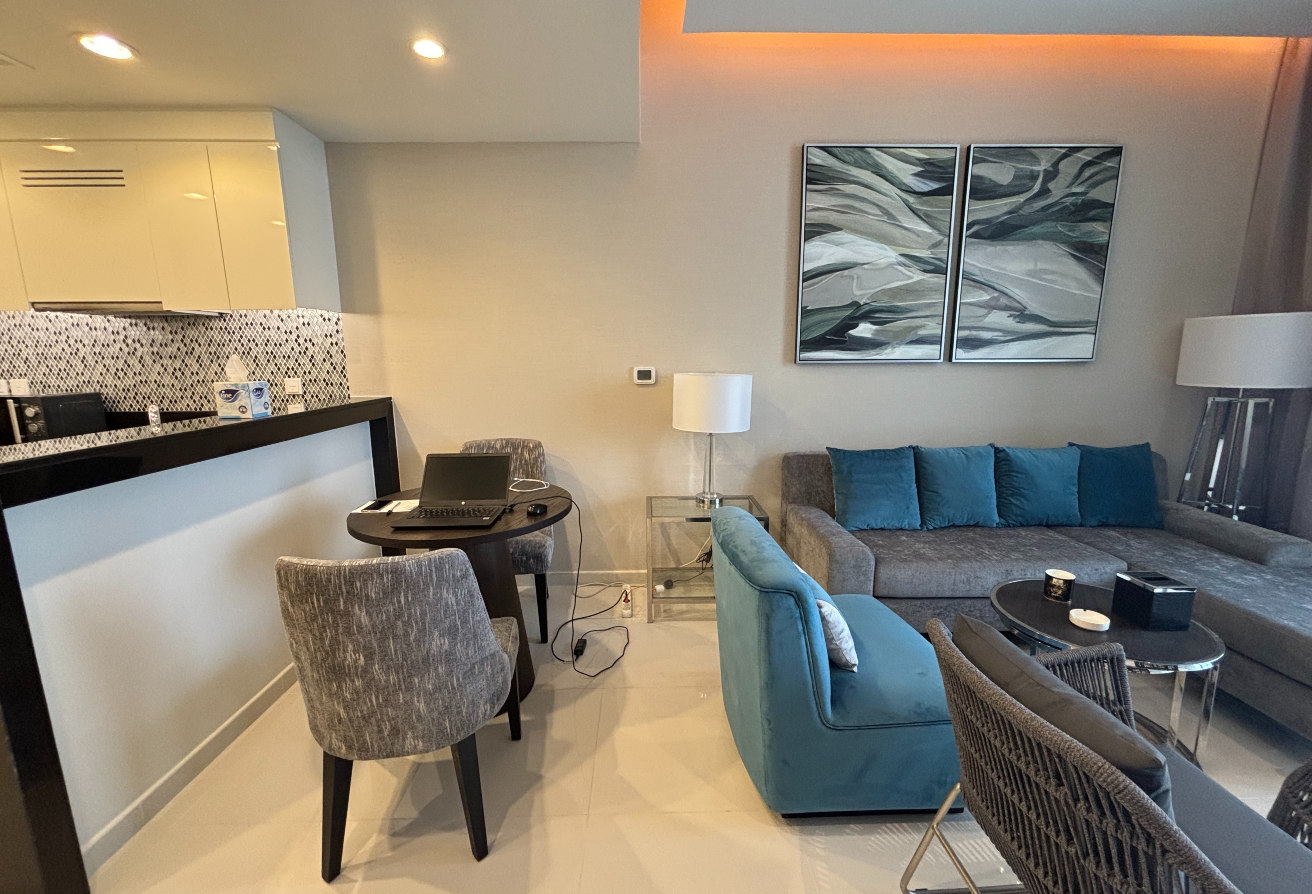 -Size: 672 SQFT